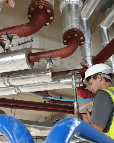 Hot Tapping Contractors installing valves