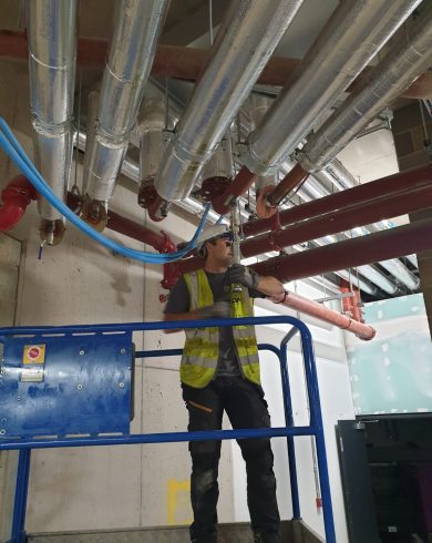 Hot Tapping Contractors installing valves