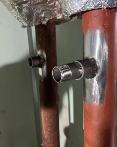 Hot Tapping Contractors installing valves