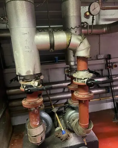 Valve replacement with pipe freezing