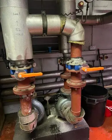 Valve replacement with pipe freezing