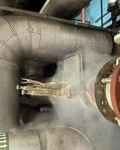 Valve replacement with pipe freezing